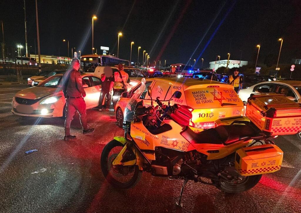 حادث دهس على شارع 4 قرب عين همفراتس (نجمة داوود الحمراء)  حادث دهس على شارع 4 قرب عين همفراتس