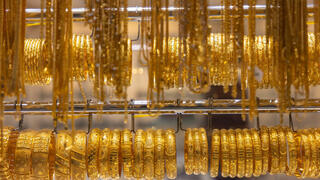 الذهب يقترب من أعلى مستوياته