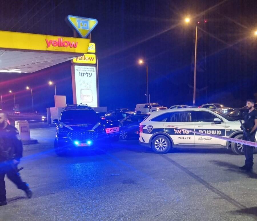 رجل يطلق النار على زوجته في كفرقرع (شرطة إسرائيل)  رجل يطلق النار على زوجته في كفرقرع