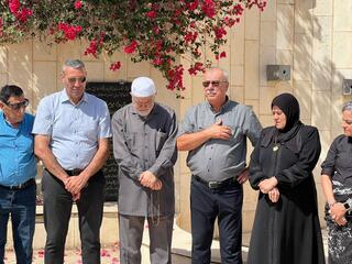 وفد لجنة المتابعة العليا يزور النصب التذكاري في الناصرة