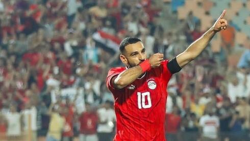 محمد صلاح بقميص المنتخب المصري