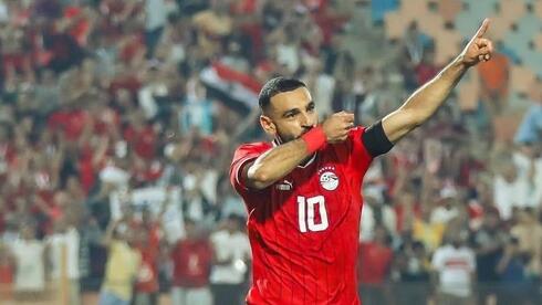 محمد صلاح بقميص المنتخب المصري