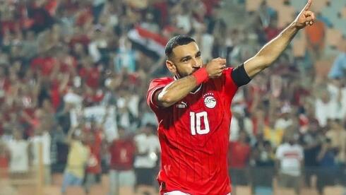 محمد صلاح بقميص المنتخب المصري