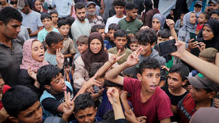 الاحتفالات في قطاع غزة بعد الإعلان عن التوصّل إلى اتفاقٍ لوقف إطلاق النار.