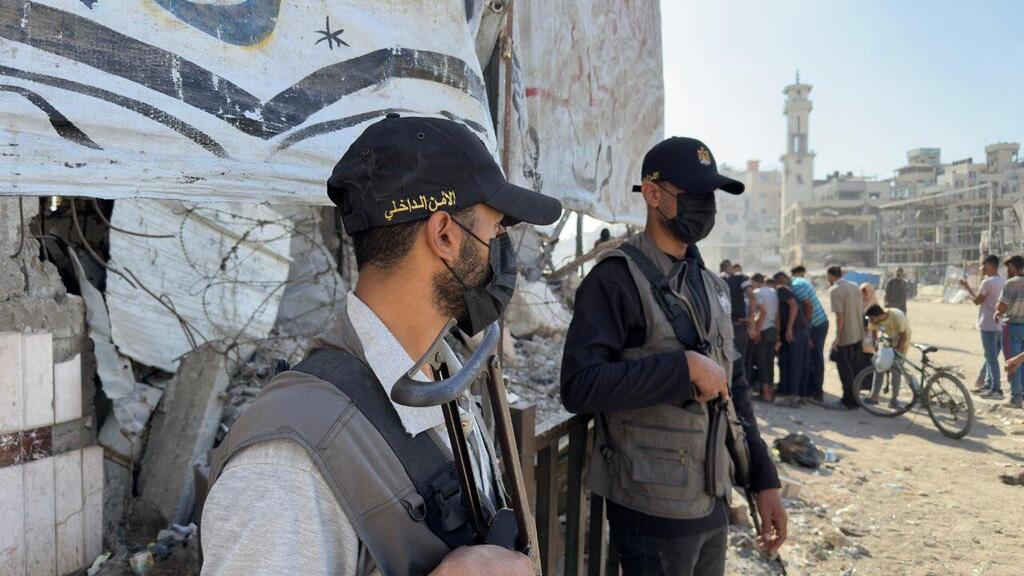 بدء انتشار أجهزة الداخلية في غزة بعد انسحاب الجيش الإسرائيلي