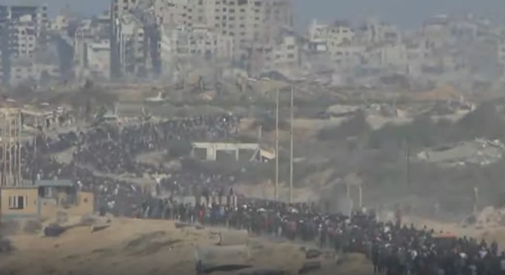 بدء عودة النازحين إلى شمال غزة بعد دخول وقف إطلاق النار حيّز التنفيذ (صورة شاشة)  بدء عودة النازحين إلى شمال غزة بعد دخول وقف إطلاق النار حيّز التنفيذ