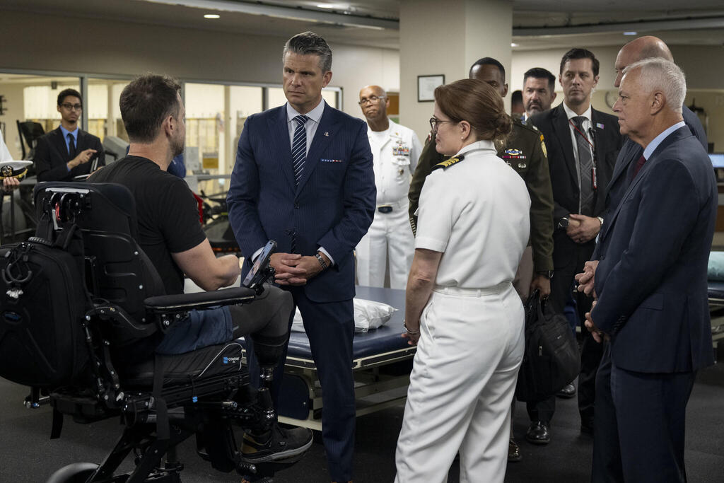 هيغسِث وزير الحرب الامريكي (تصوير: وزارة الحرب الامريكية) هيغسِث وزير الحرب الامريكي