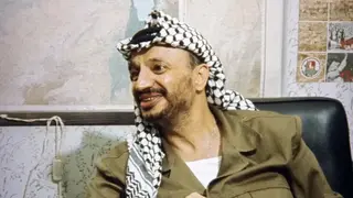 ياسر عرفات، رئيس منظمة التحرير الفلسطينية، كما ظهر في فيلم "إسرائيل فلسطين على التلفزيون السويدي