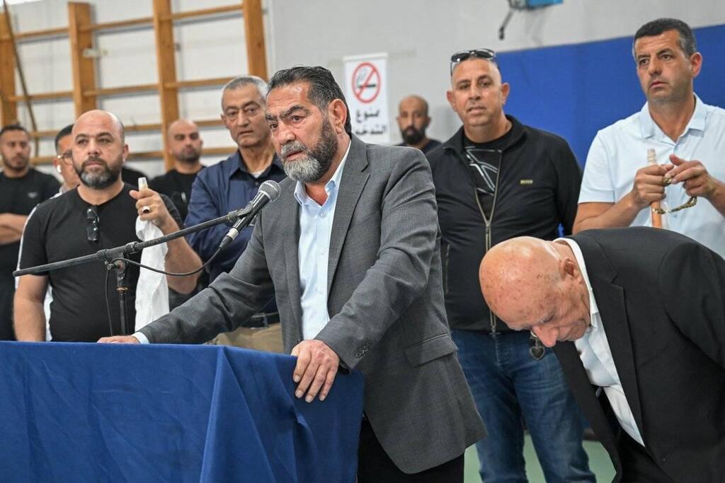 عز الدين أمارة، رئيس مجلس كفر كنا المحلي (تُستخدم هذه الصورة بموجب البند 27 أ من قانون الحقوق الأدبية (2007)) عز الدين أمارة، رئيس مجلس كفر كنا المحلي