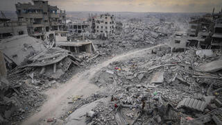 دمار وركام في حي تل الهوي في غزة