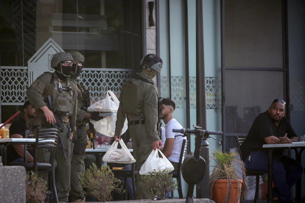 الحركة التجارية في جنين في ظل العمليات العسكري للجيش الإسرائيلي (فلاش 90)  الحركة التجارية في جنين في ظل العمليات العسكري للجيش الإسرائيلي