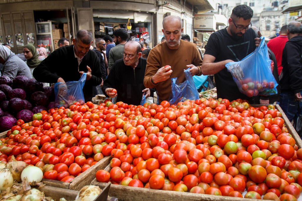 الحركة التجارية في جنين في ظل العمليات العسكري للجيش الإسرائيلي (فلاش 90)  الحركة التجارية في جنين في ظل العمليات العسكري للجيش الإسرائيلي