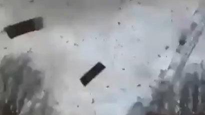 قتيل و9 جرحى بسقوط ثلاث رافعات إثر عاصفة مفاجئة شمال باريس