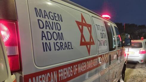 اسعاف حادث طرق