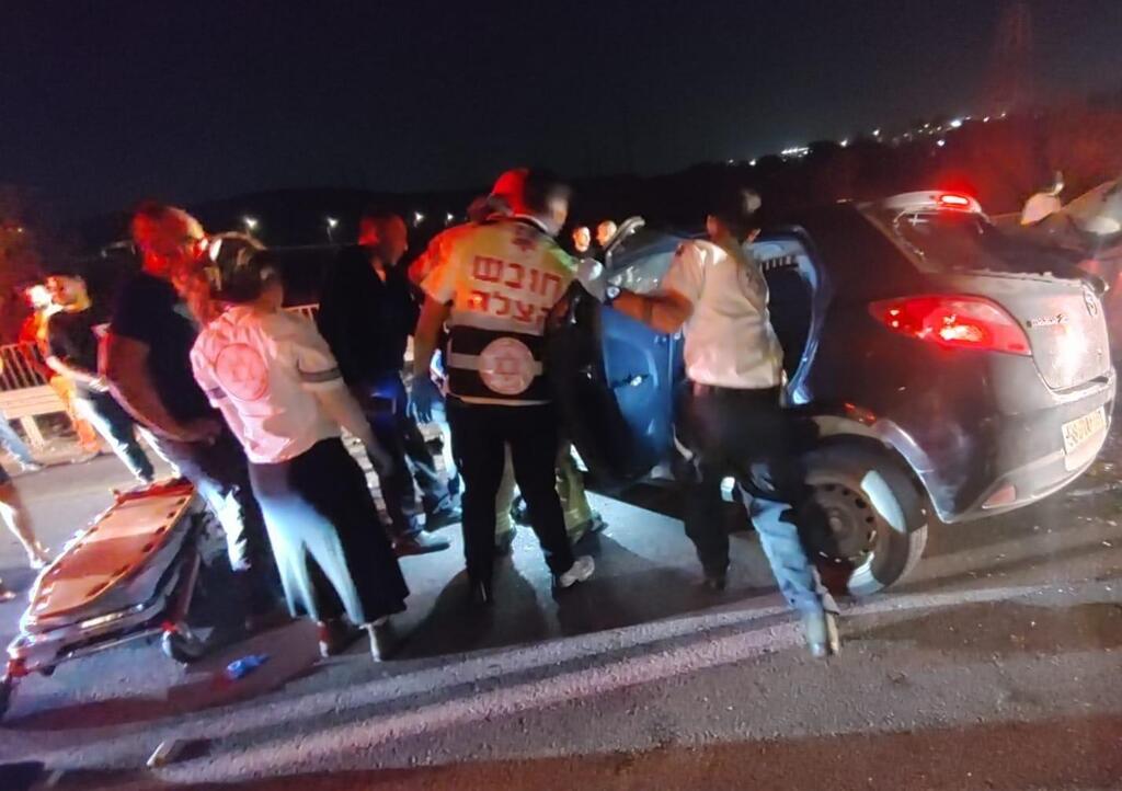 من موقع حادث الطرق قرب ابطن