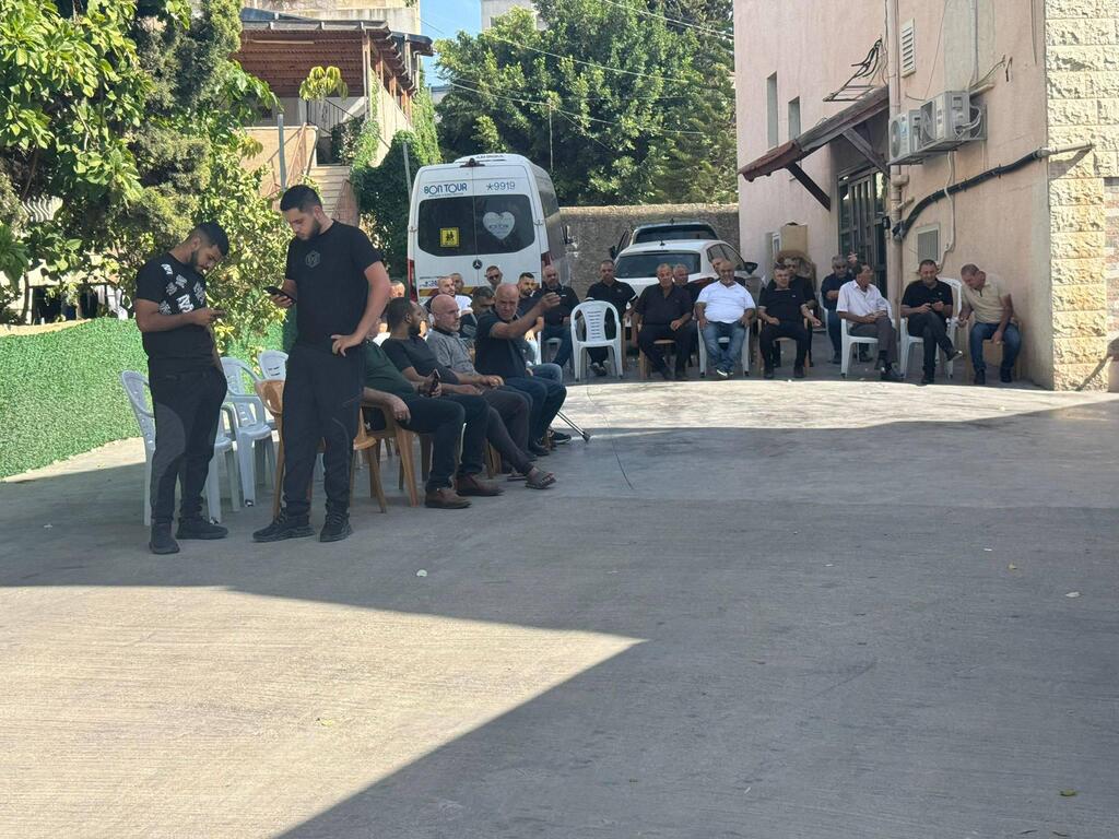 المعزّون يجتمعون في منزل العائلة في طمرة.