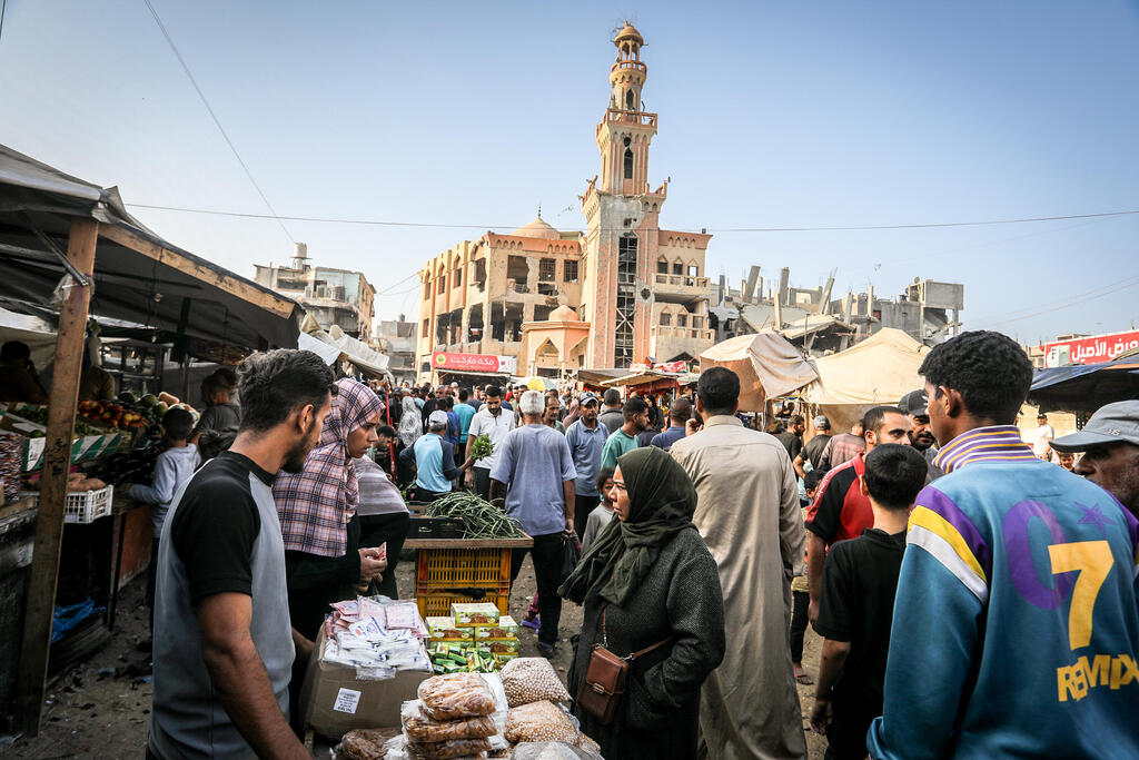 الحياة تعود إلى غزة (Flash90)  الحياة تعود إلى غزة