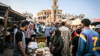 الحياة تعود إلى غزة