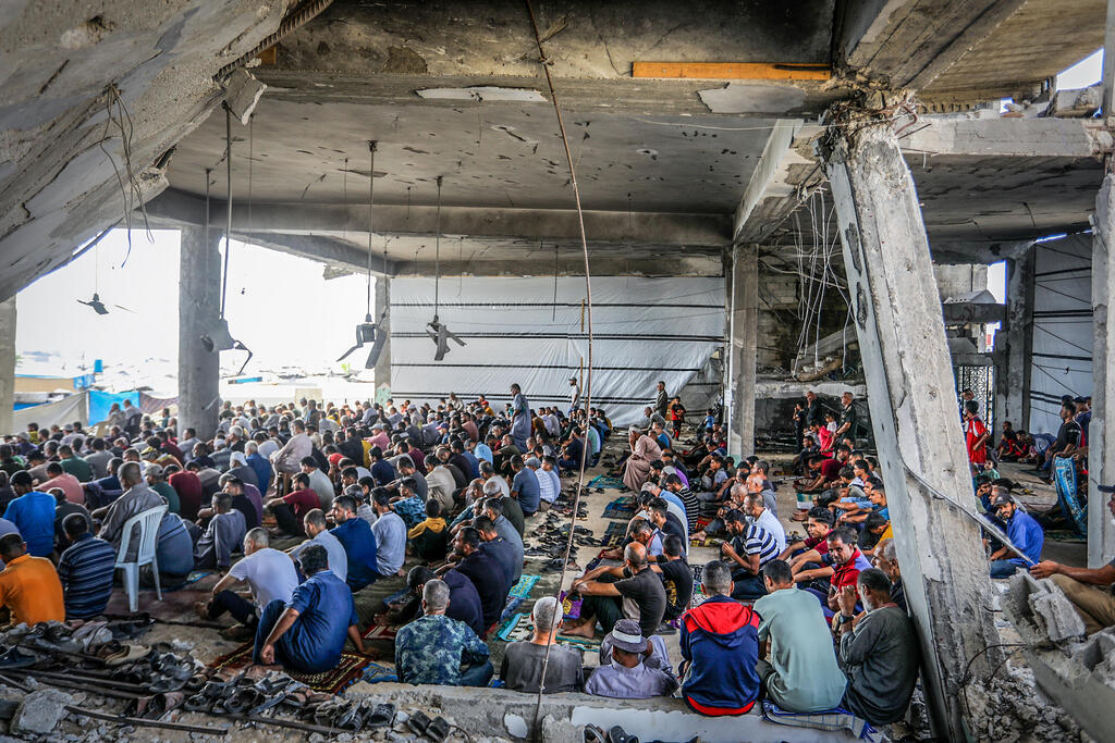 الحياة تعود إلى غزة (Flash90)  الحياة تعود إلى غزة