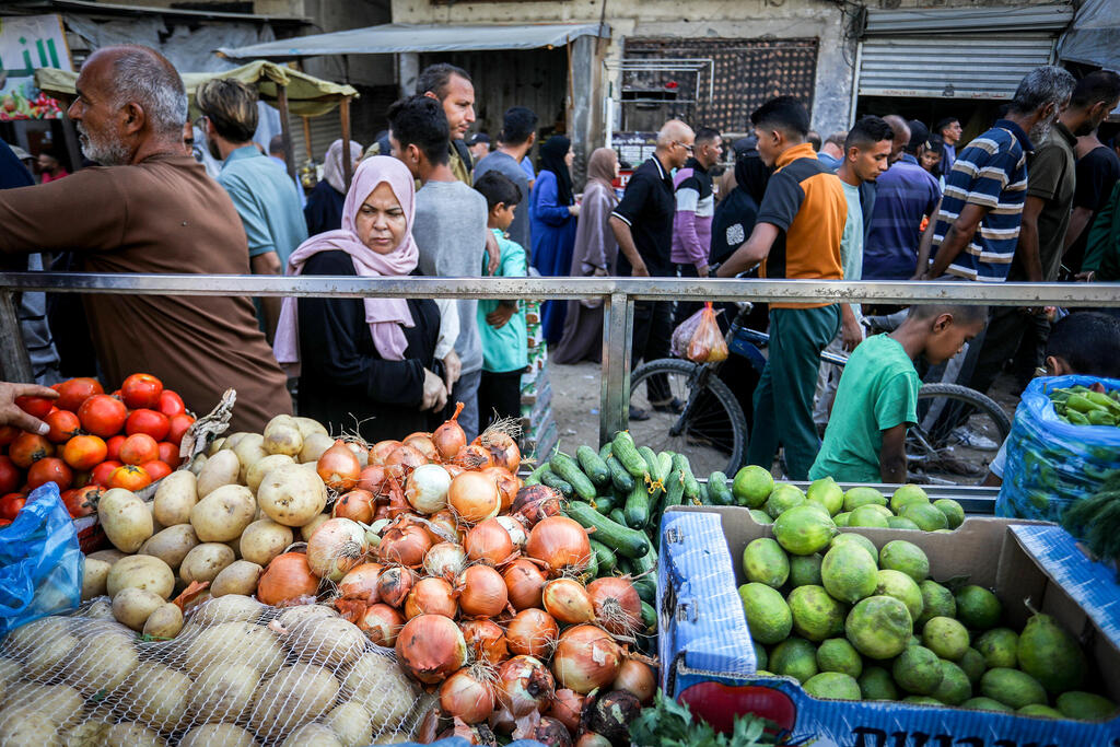 الحياة تعود إلى غزة (Flash90)  الحياة تعود إلى غزة