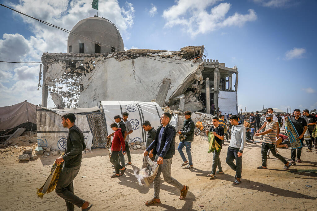 الحياة تعود إلى غزة (Flash90)  الحياة تعود إلى غزة