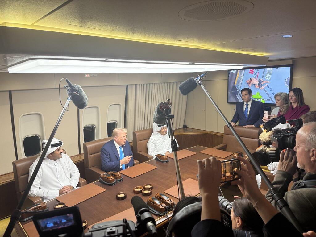 ترامب: "قطر مستعدة للمشاركة في قوات حفظ السلام بغزة" (تُستخدم هذه الصورة بموجب البند 27 أ من قانون الحقوق الأدبية (2007))  ترامب: "قطر مستعدة للمشاركة في قوات حفظ السلام بغزة"