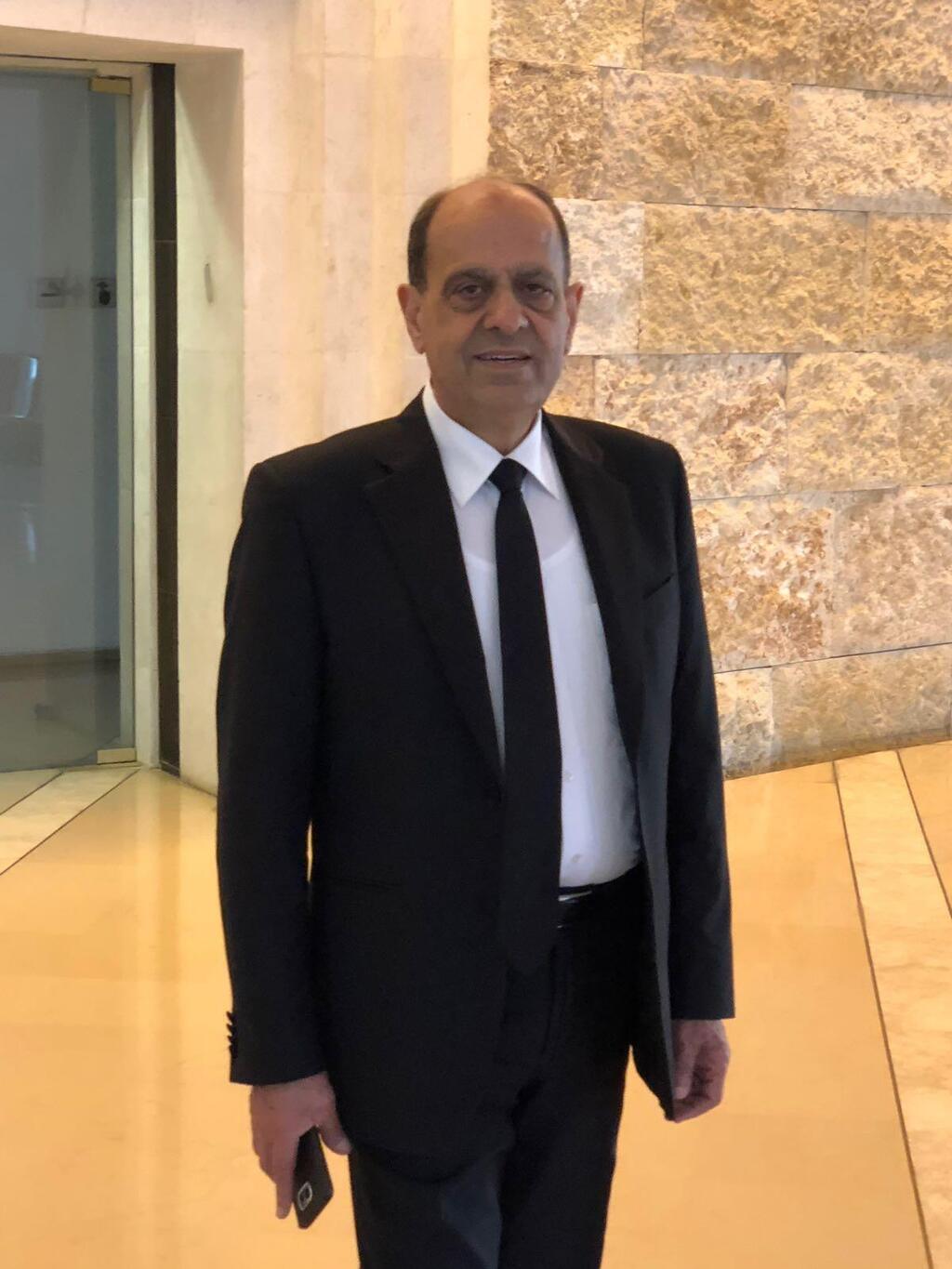 المحامي أحمد مصالحة  (وفق البند 27 أ من قانون الحقوق الأدبية (2007))  المحامي أحمد مصالحة