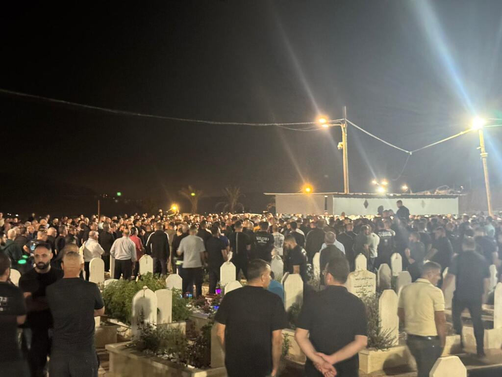 عرّابة تشيّع الشاب قاسم عاصلة في جنازة مهيبة