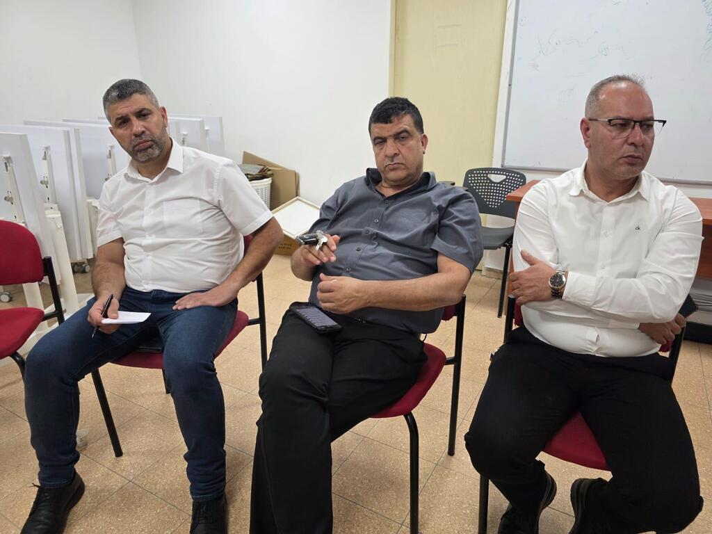 اجتماع طارئ في مجد الكروم