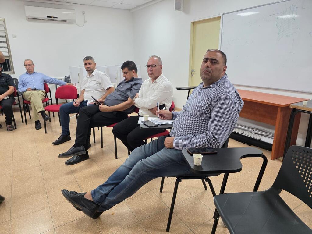 اجتماع طارئ في مجد الكروم