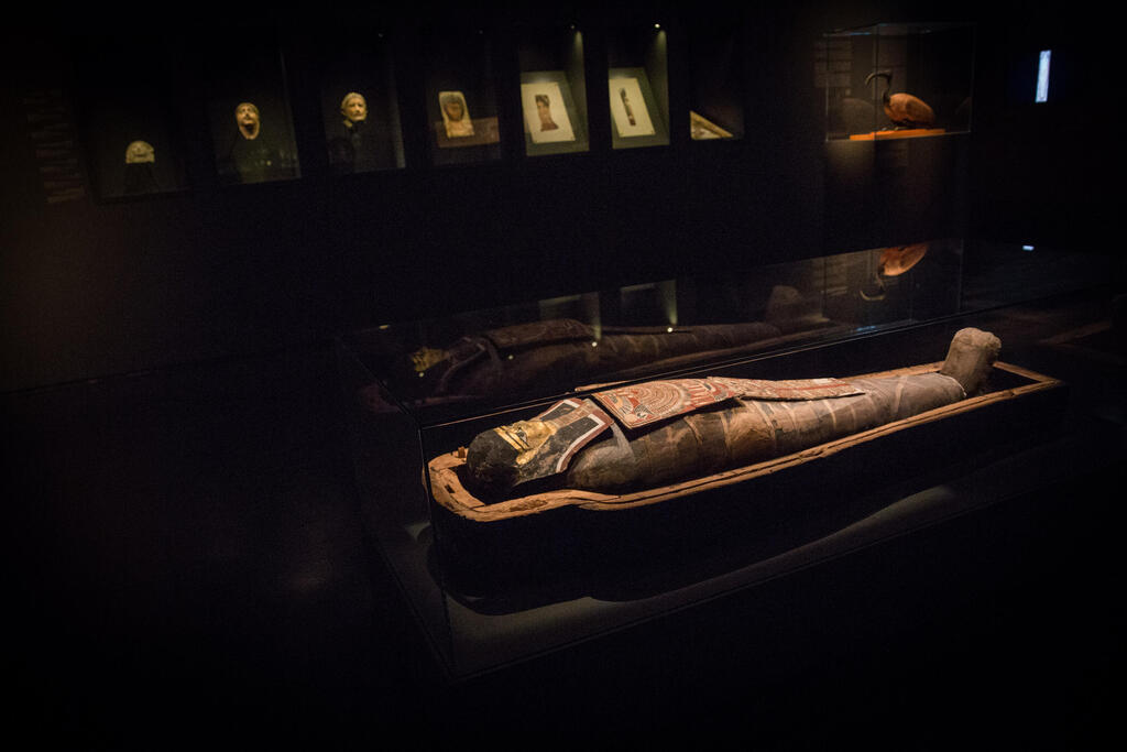 الحضارة الفرعونية في مصر (فلاش 90)  الحضارة الفرعونية في مصر