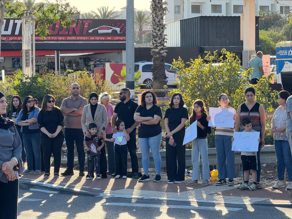 كوكب: وقفة احتجاجية وإغلاق الشارع الرئيسي احتجاجا على مقتل راسم نعامنة