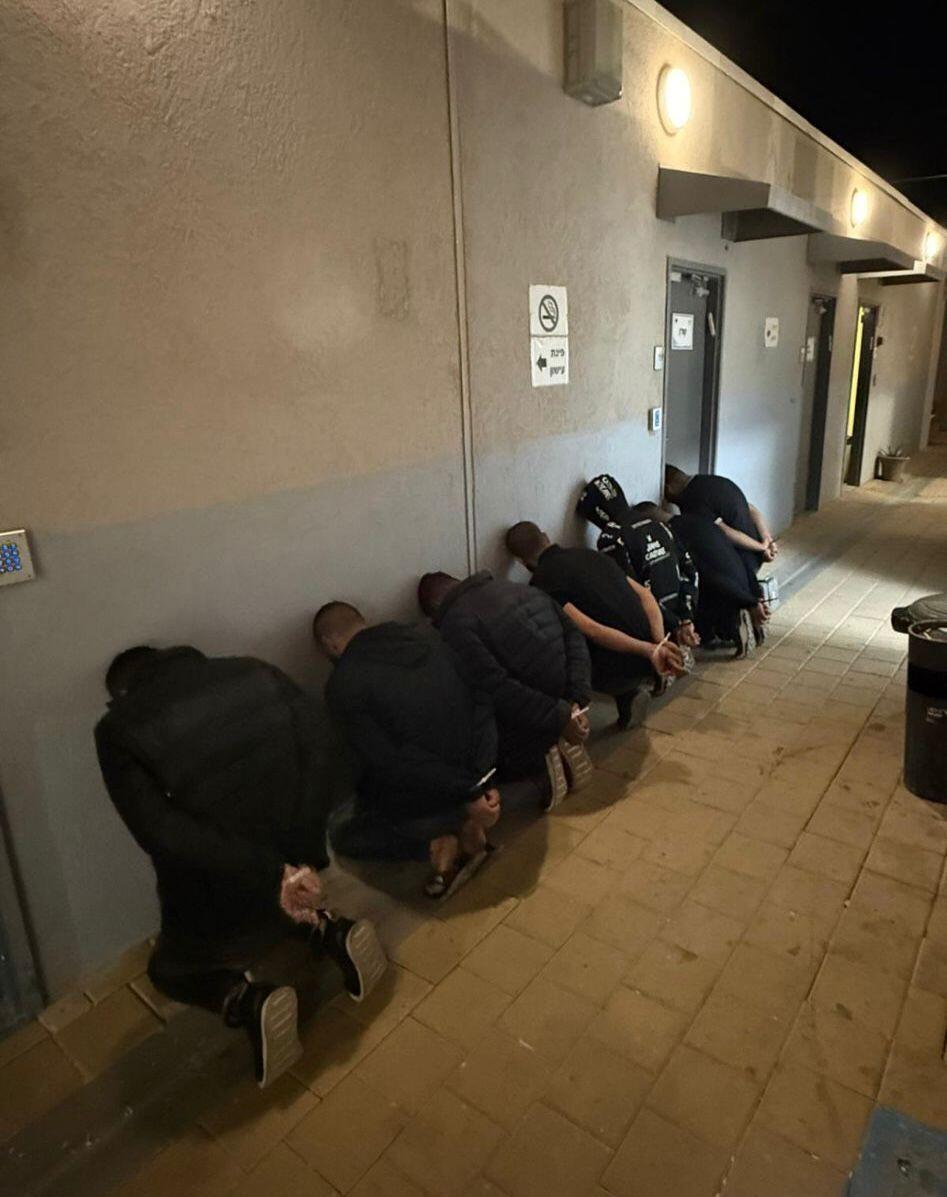 اعتقال ستة مشتبهين في النقب  (شرطة إسرائيل)  اعتقال ستة مشتبهين في النقب