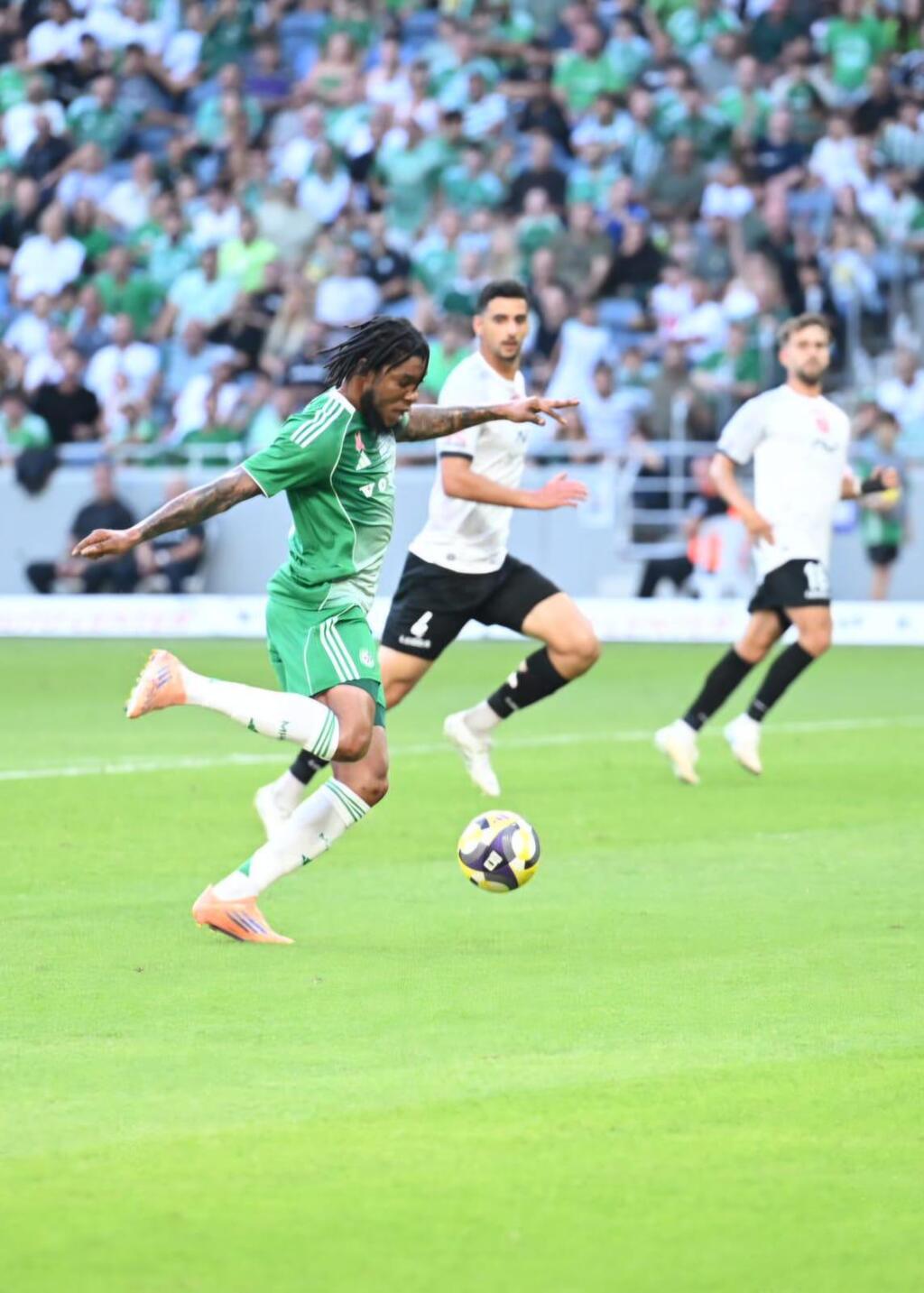 مكابي حيفا يتعادل 2-2 مع هبوعيل القدس