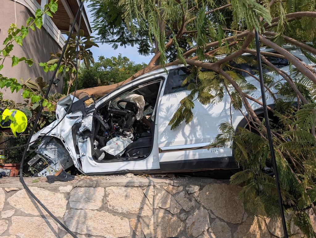 مصرع امرأة في حادث اصطدام مركبة بجدار في بلدة جت (اسعاف) مصرع امرأة في حادث اصطدام مركبة بجدار في بلدة جت