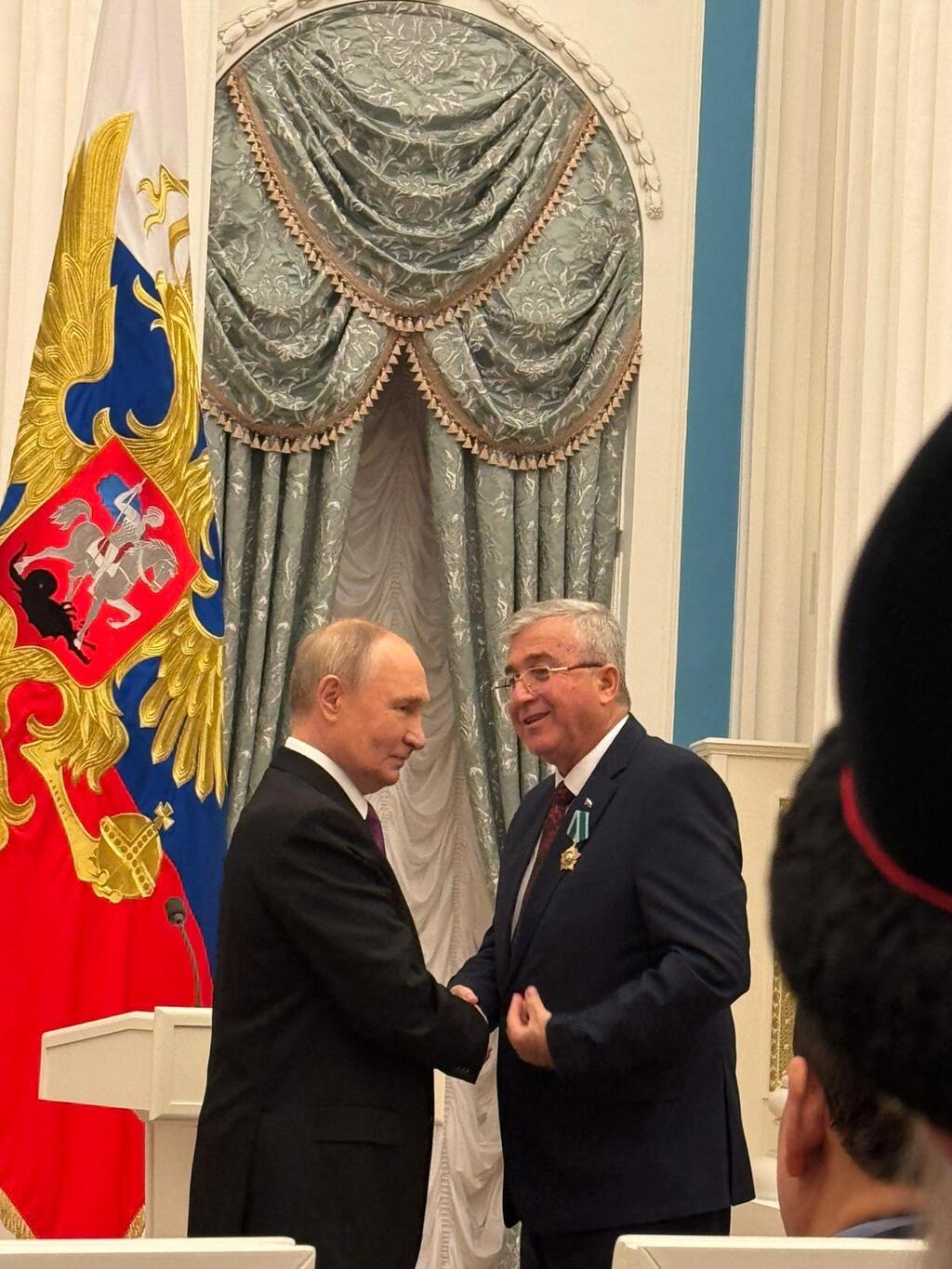 بوتين ود. أمين صفية