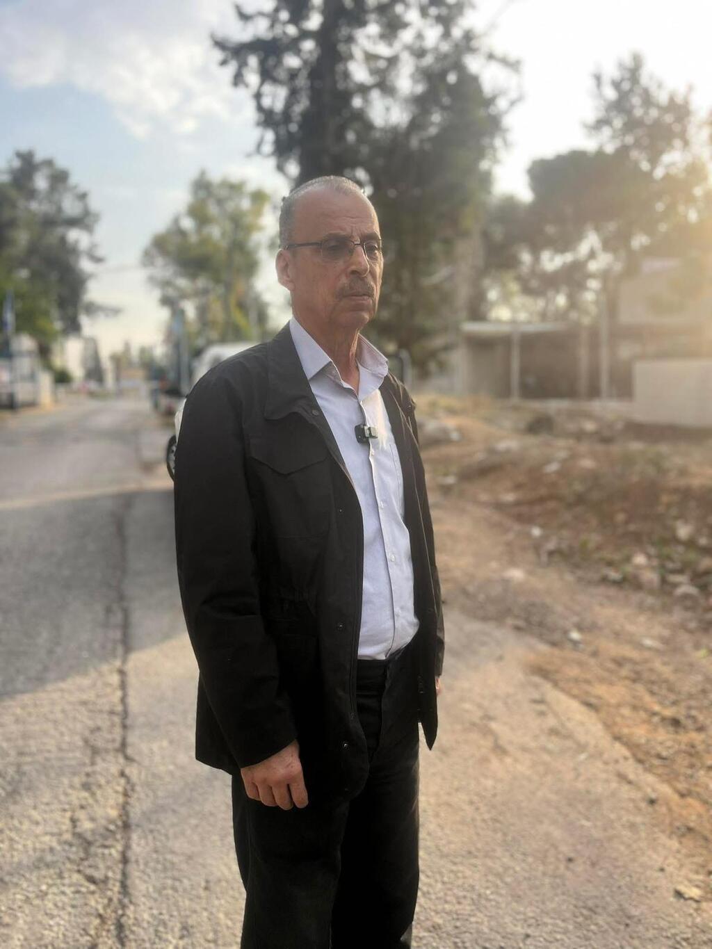 عوض عبد الفتاح بعد إطلاق سراحه (وفق البند 27 أ لقانون حقوق النشر 2007) عوض عبد الفتاح بعد إطلاق سراحه