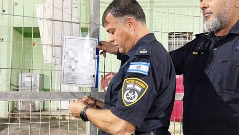 الشرطة تغلق ملعب البعنة