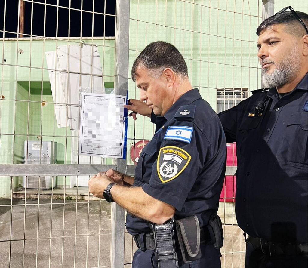 الشرطة تغلق ملعب (الشرطة) الشرطة تغلق ملعب البعنة