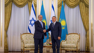 نتنياهو مع رئيس كازاخستان السابق نور سلطان نزارباييف في القصر الرئاسي - ديسمبر 2016