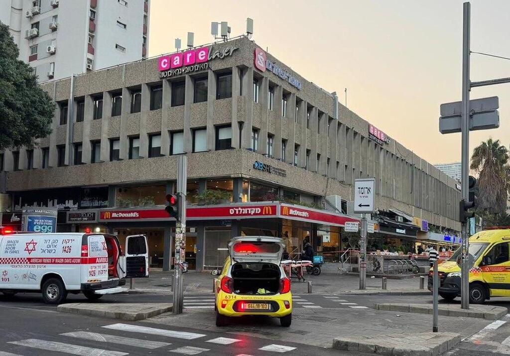 جريمة طعن في تل ابيب (اسعاف) جريمة طعن في تل ابيب