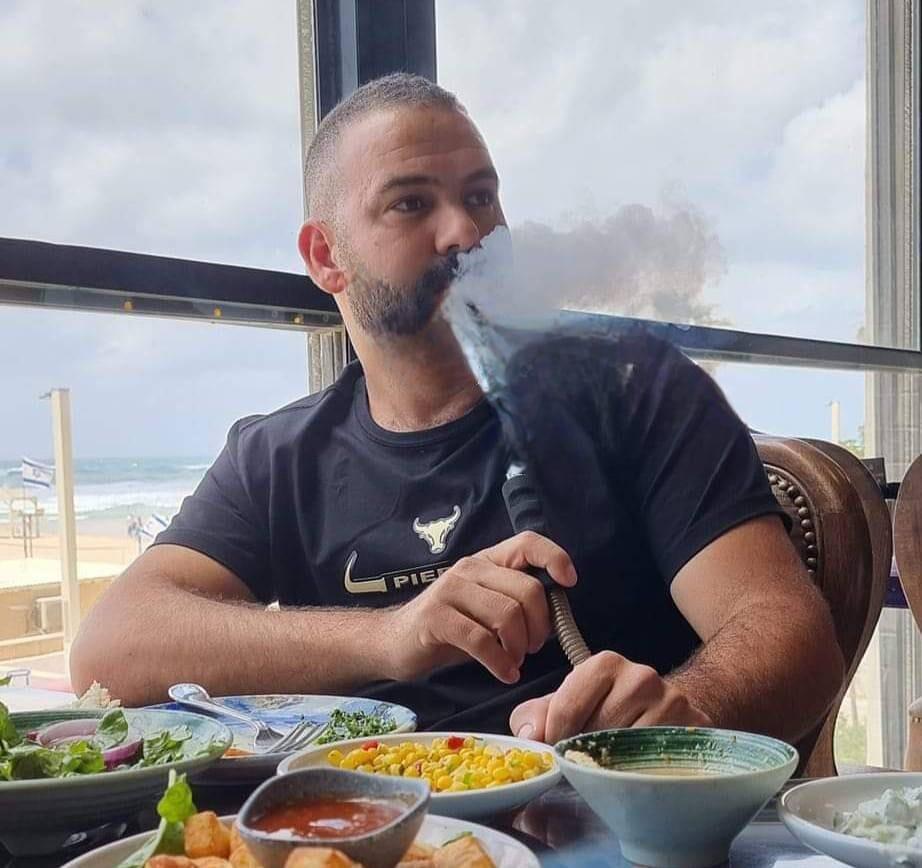 الشاب المرحوم عبد صبيحات ضحية اطلاق النار (وفق البند 27 أ لقانون حقوق النشر 2007) الشاب المرحوم عبد صبيحات ضحية اطلاق النار