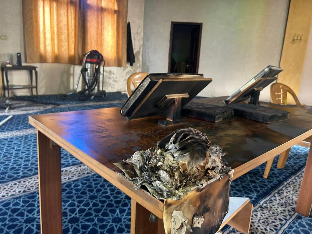 حريق مسجد في ديرستيا