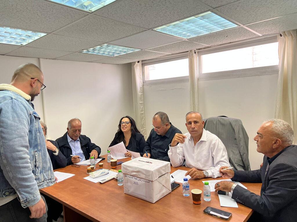 انتخابات رئاسة المتابعة: انطلاق الاقتراع 