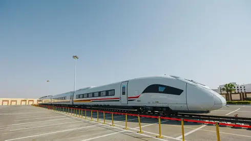 مصر تكشف عن قطاراتها السريعة الجديدة 