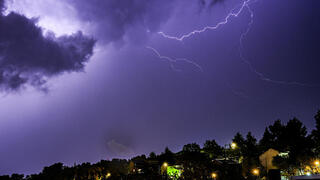 عاصفة تضرب البلاد