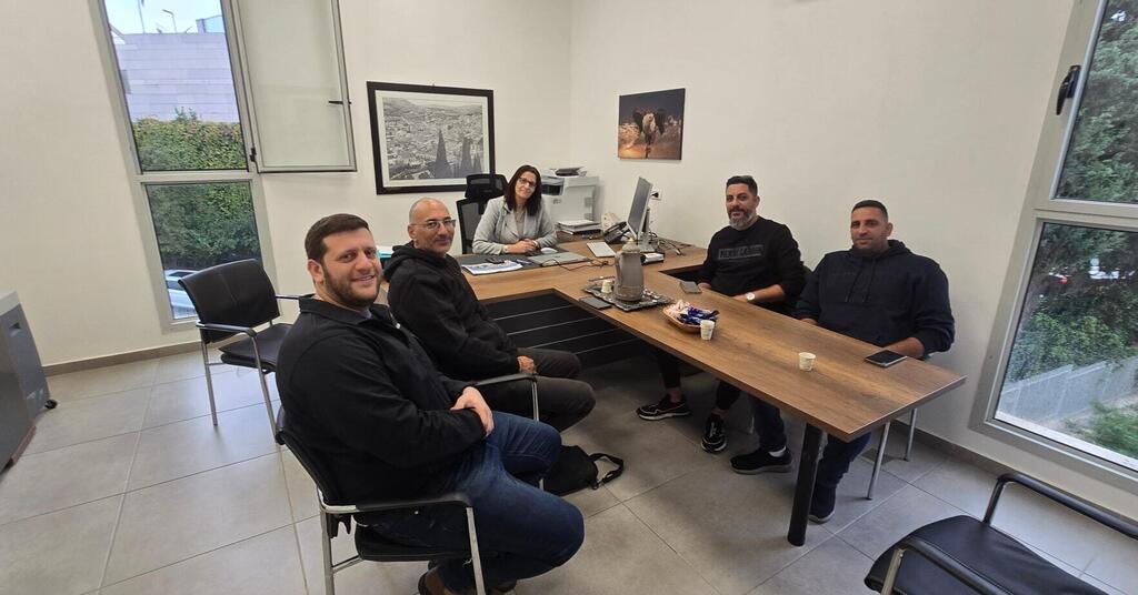 جلسة عمل بين بلدية الناصرة وجمعية أبناء مريم العذراء (بلدية الناصرة) جلسة عمل بين بلدية الناصرة وجمعية أبناء مريم العذراء