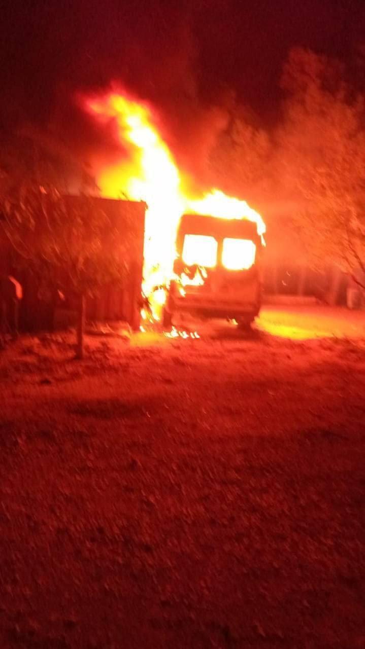 مستوطنون يحرقون ممتلكات الفلسطينيين في قرية الجبعة (27أ) مستوطنون يحرقون ممتلكات الفلسطينيين في قرية الجبعة