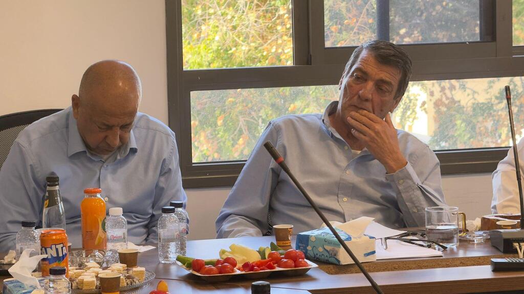 اجتماع طارئ لرؤساء المجالس العربية البدوية في بئر المكسور (وفق البند 27 أ من قانون الحقوق الأدبية (2007)) اجتماع طارئ لرؤساء المجالس العربية البدوية في بئر المكسور