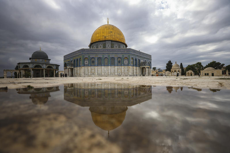 باحات المسجد الأقصى خلال المنخفض الجوي الأخير (Jamal Awad/Flash90) باحات المسجد الأقصى خلال المنخفض الجوي الأخير
